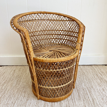 Load image into Gallery viewer, Wicker Bucket Chair