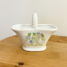 Load image into Gallery viewer, Goose Family Ceramic Basket Trinket Dish