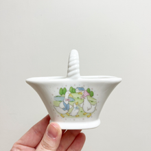 Load image into Gallery viewer, Goose Family Ceramic Basket Trinket Dish